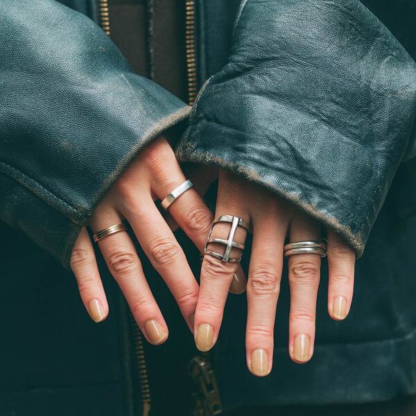 夫婦で旬なブラウンをシェア！  ヴィンテージMIXでこなれ感を加速 | HugMug