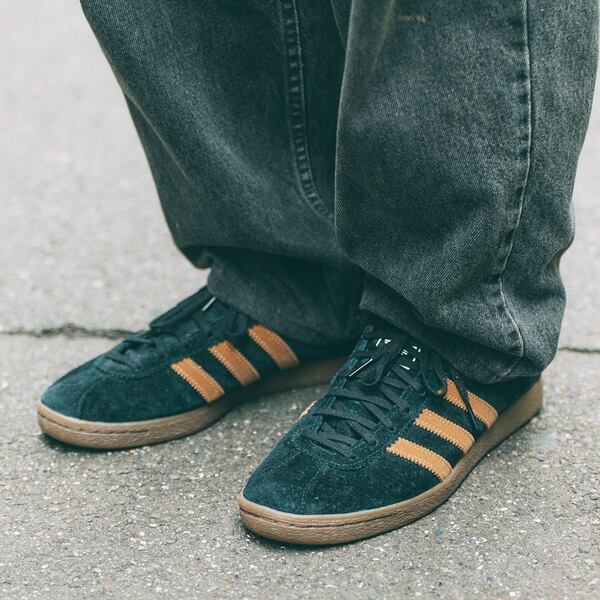 夫婦で旬なブラウンをシェア！  ヴィンテージMIXでこなれ感を加速 | HugMug