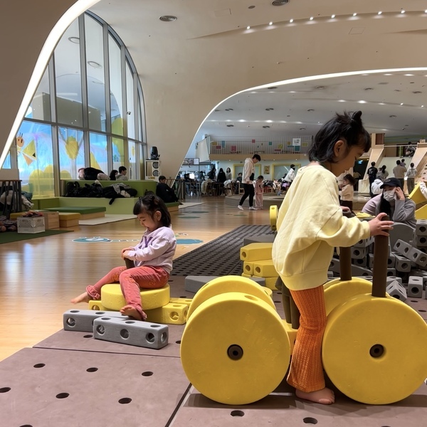 【子連れ韓国】いま東大門DDPが熱い！大型遊具からワークショップまで充実の大型キッズカフェ「dikidiki」 | HugMug