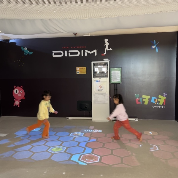【子連れ韓国】いま東大門DDPが熱い！大型遊具からワークショップまで充実の大型キッズカフェ「dikidiki」 | HugMug