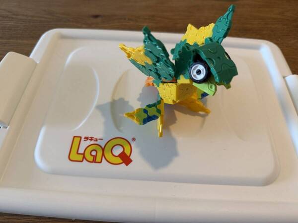 LEGOとは違う！丸も球も作れる日本製ブロック「LaQ」が子どもに大人気な理由 | HugMug