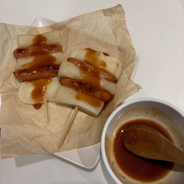 お餅アレンジレシピ！韓国屋台風カリカリ餅ソットクが美味しすぎてとまらない！ | HugMug