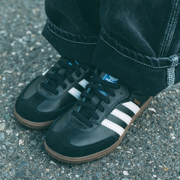 袖ありダウンより長いシーズン着れる！？冬のダウンベストレイヤード術をチェック | HugMug