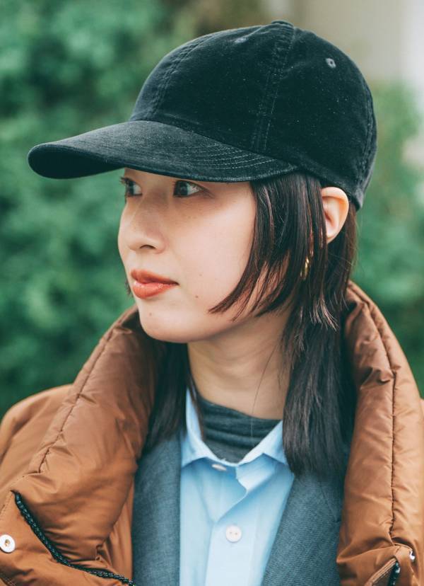 袖ありダウンより長いシーズン着れる！？冬のダウンベストレイヤード術をチェック | HugMug