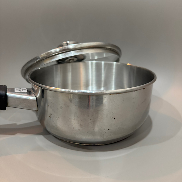 【ダイソー】諦めていた鍋の焦げが落ちた！110円の多目的クレンザーが神すぎる | HugMug