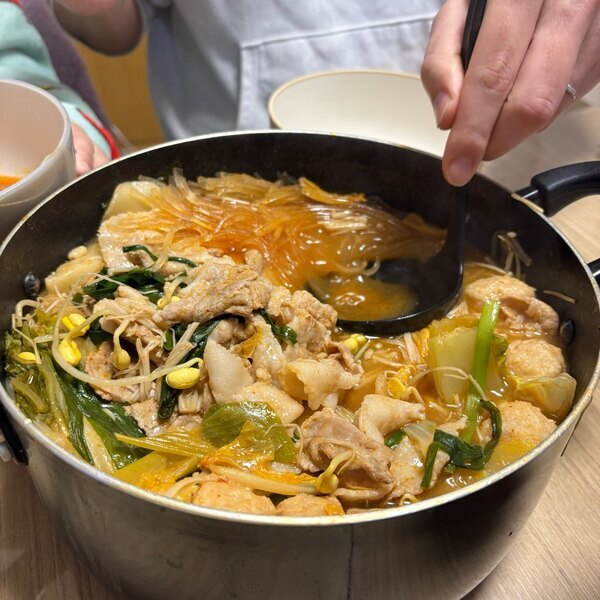 子どもも食べられるキムチ鍋の素見つけた！エバラ「キムチ鍋マイルド」が優秀すぎる | HugMug