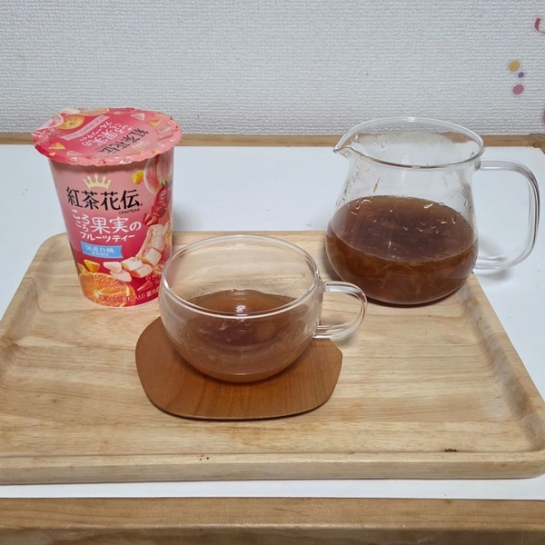 【ファミマで発見】アイスでもホットにしても美味しい！果肉ごろごろ「紅茶花伝 フルーツティー」 | HugMug