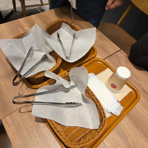 パン好き必見！ANTIQUEのパン食べ放題モーニングがめっちゃお得！！ | HugMug