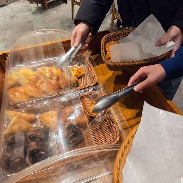 パン好き必見！ANTIQUEのパン食べ放題モーニングがめっちゃお得！！ | HugMug