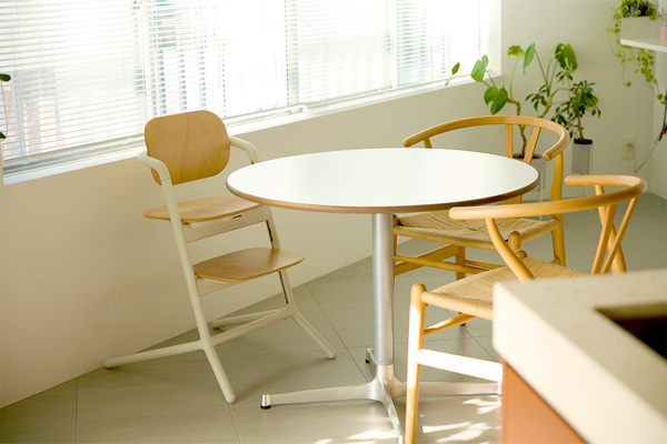 センスのいい家族が暮らす家【vol.22.余白を残す家・小山翔平さん、紬さん邸】 | HugMug