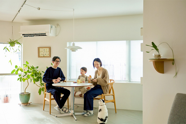 センスのいい家族が暮らす家【vol.22.余白を残す家・小山翔平さん、紬さん邸】 | HugMug