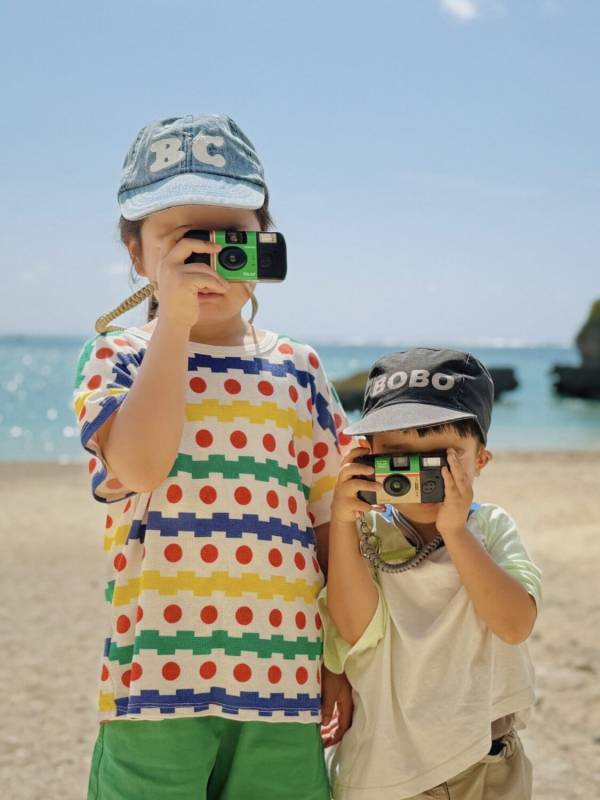 平成レトロで再ブーム！子連れ旅行に「写ルンです」がおすすめな理由 | HugMug
