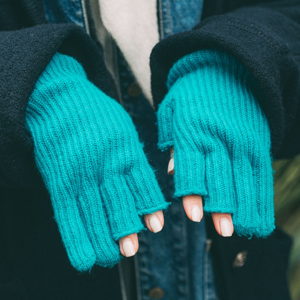 冬コーデのマンネリ回避は「小物」がカギ！ 定番アイテムやひとクセデザインなど | HugMug