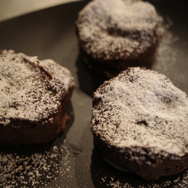 材料は3つだけ！混ぜてレンチンするだけの超簡単＆おいしいバレンタイン | HugMug