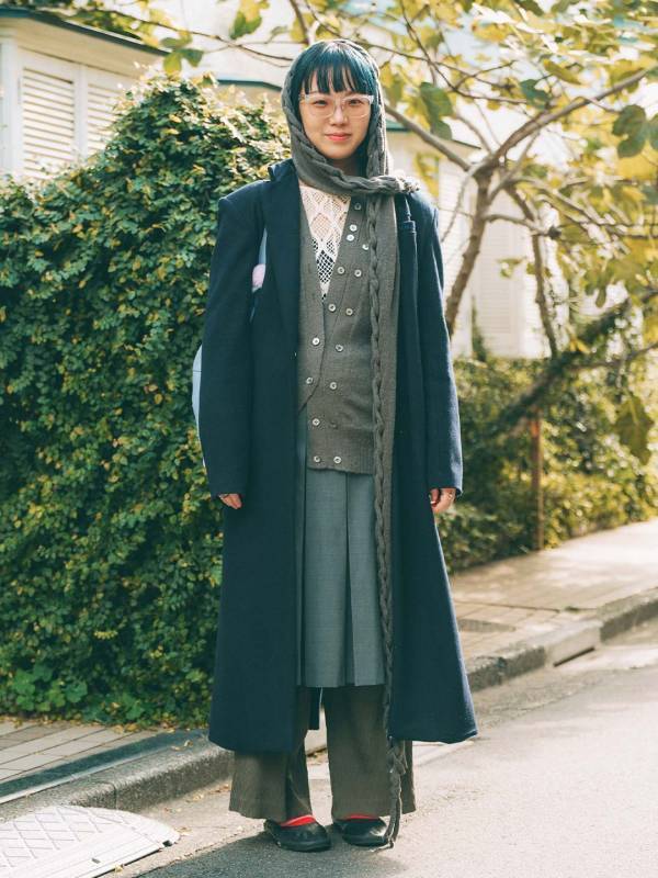 それどこの？ ひとクセアイテムで叶う洗練「グレーカラー」コーデ | HugMug