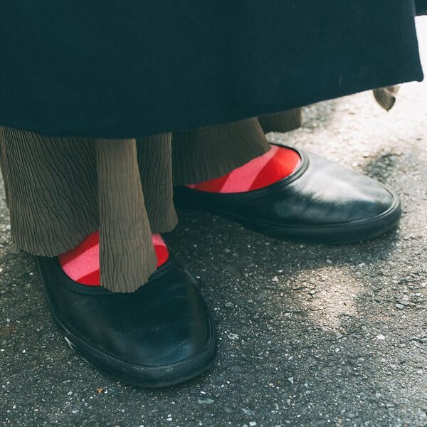 それどこの？ ひとクセアイテムで叶う洗練「グレーカラー」コーデ | HugMug