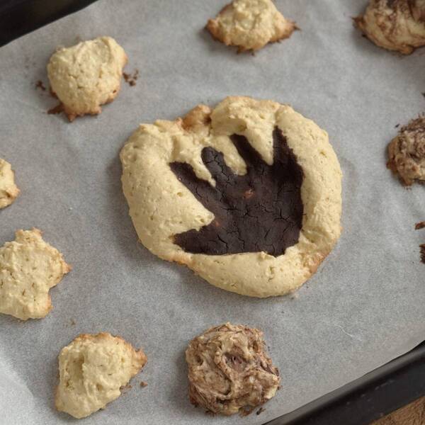 【バレンタイン】料理は最高の知育！？ 1歳児とつくる簡単手形クッキー | HugMug