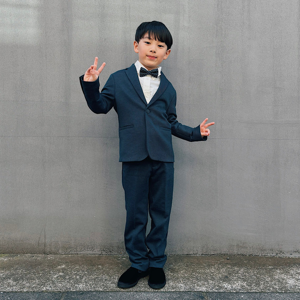 保育園の卒園式は頑張りすぎないフォーマルが正解！子供は【ZARA】・親は手持ち服で整えるコーデ | HugMug