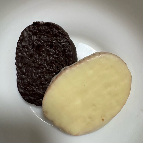 簡単5分で完成！ デコペン＆トッピングでつくる「メッセージチョコラスク」が可愛い！ | HugMug