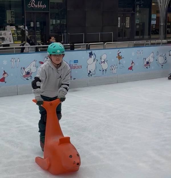 3/1まで！手ぶらで本格的なアイススケートができる 【二子玉川ライズ スケートガーデン】に行ってきた！ | HugMug