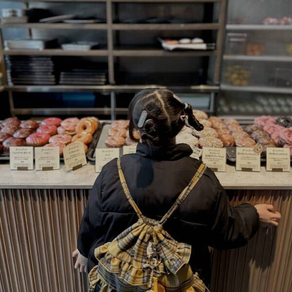 テイクアウトOK！「RACINES AOYAMA」のボリューム満点ドーナツでテラスカフェがおすすめ | HugMug