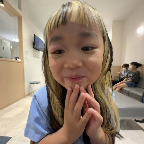 小学生の娘がヘアカラーしたい！ と言い出したら、どうする？実際にやってみた話 | HugMug