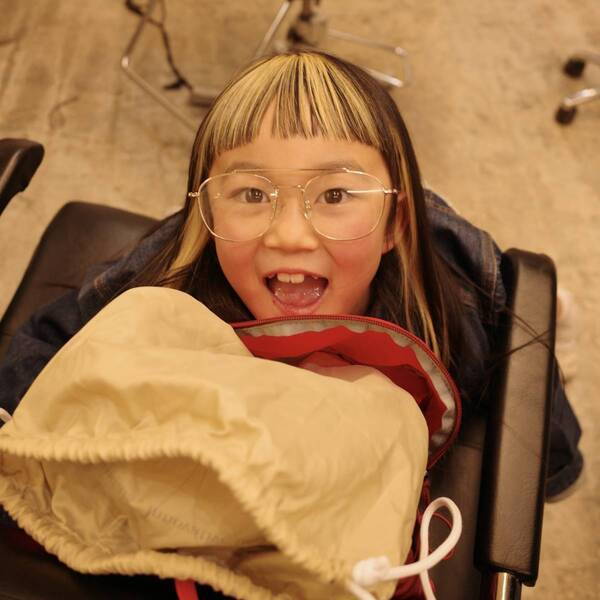 小学生の娘がヘアカラーしたい！ と言い出したら、どうする？実際にやってみた話 | HugMug