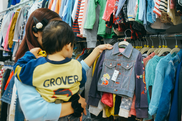 親子セカスト！　買い物上手の目利きママのショッピングに密着！ | HugMug