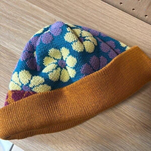 春夏コーデのアクセントに！【CA4LA】の花柄ニット帽がおすすめ | HugMug