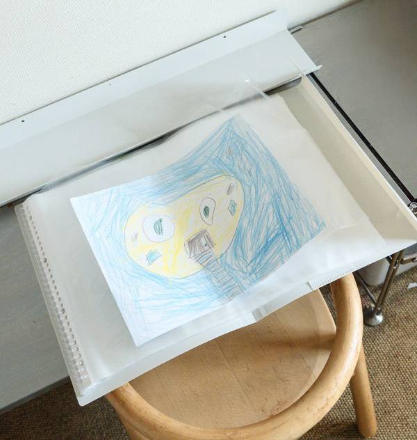 子どもの作品どうしてる？ 【DAISO・３COINS】スッキリ収納術３選 | HugMug