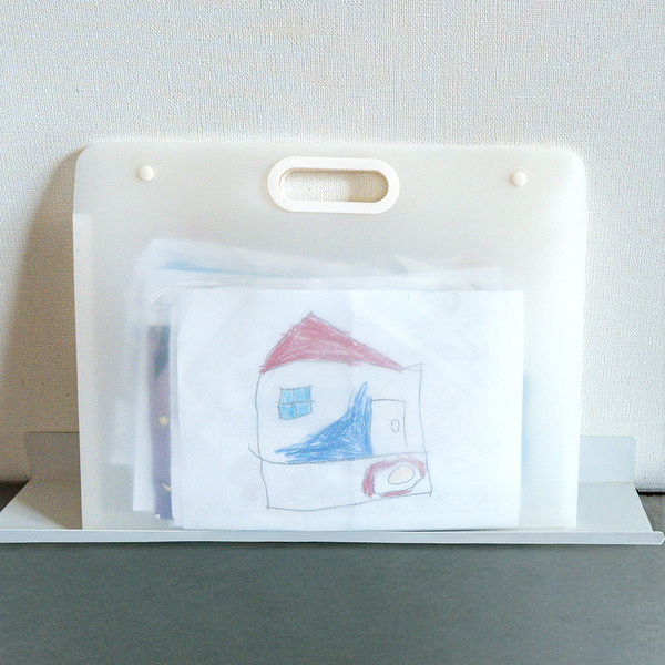 子どもの作品どうしてる？ 【DAISO・３COINS】スッキリ収納術３選 | HugMug