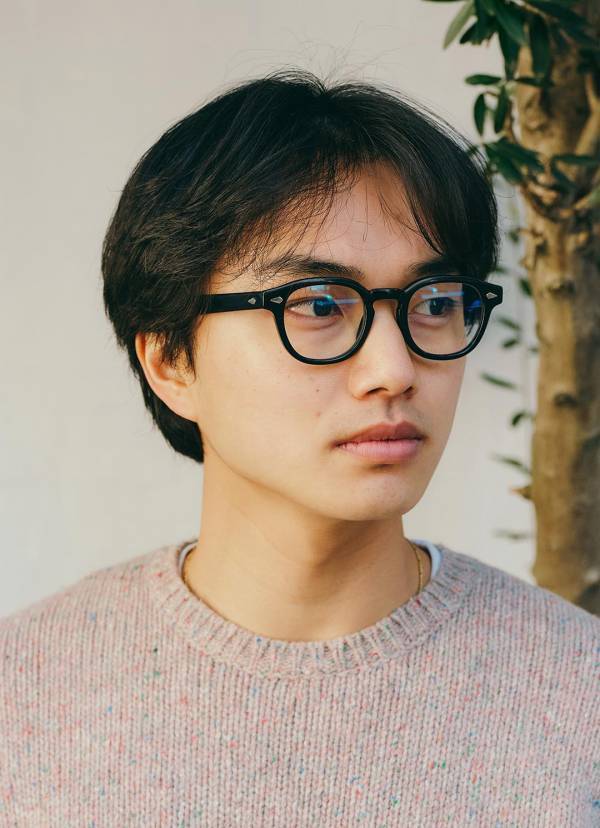 ヴィヴィットカラー×古着！今年の春にチャレンジしたいレイヤードコーデ術 | HugMug