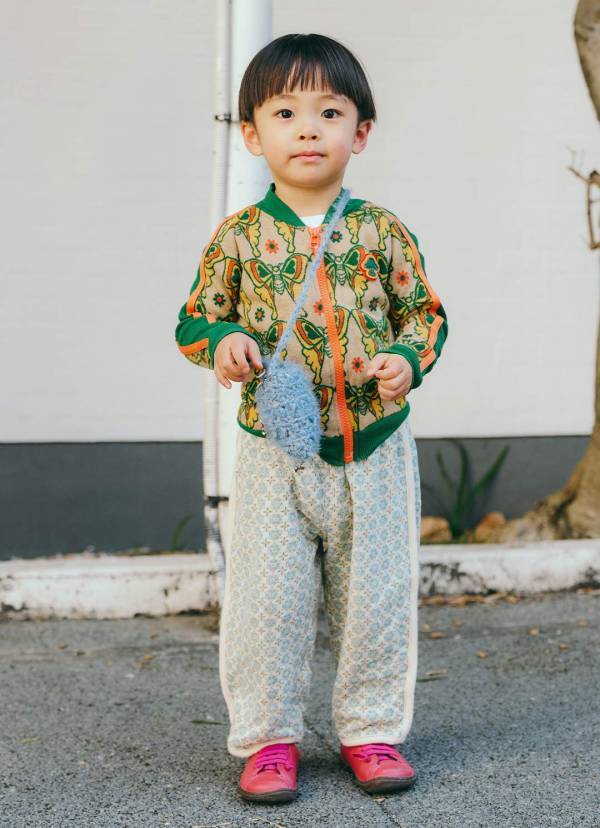 ヴィヴィットカラー×古着！今年の春にチャレンジしたいレイヤードコーデ術 | HugMug