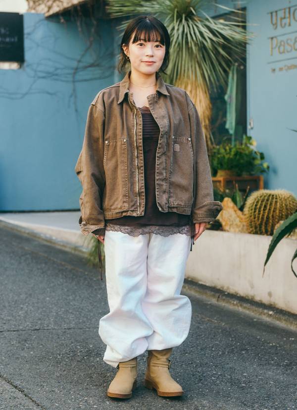 冬から引き続き人気のレースキャミ！春は「甘×辛」ミックスでチラ見せが◎ | HugMug