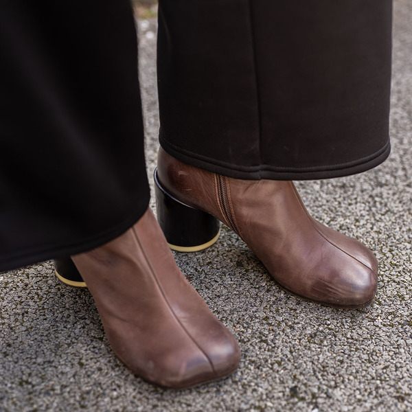 この春トライしたい「スポーティ×フェミニン」スタイル！トラックパンツを使ったコーデ術 | HugMug