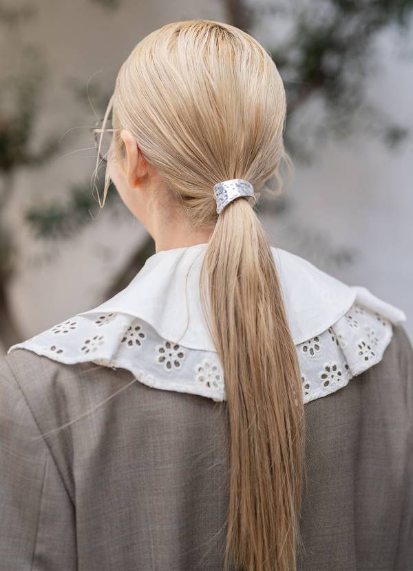 この春トライしたい「スポーティ×フェミニン」スタイル！トラックパンツを使ったコーデ術 | HugMug