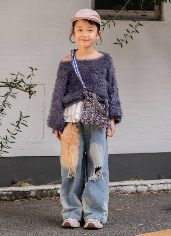 この春トライしたい「スポーティ×フェミニン」スタイル！トラックパンツを使ったコーデ術 | HugMug