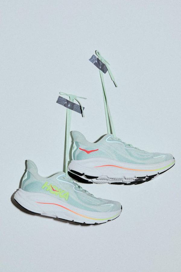 春色でアップデート！【新作カラースニーカー10選】 | HugMug