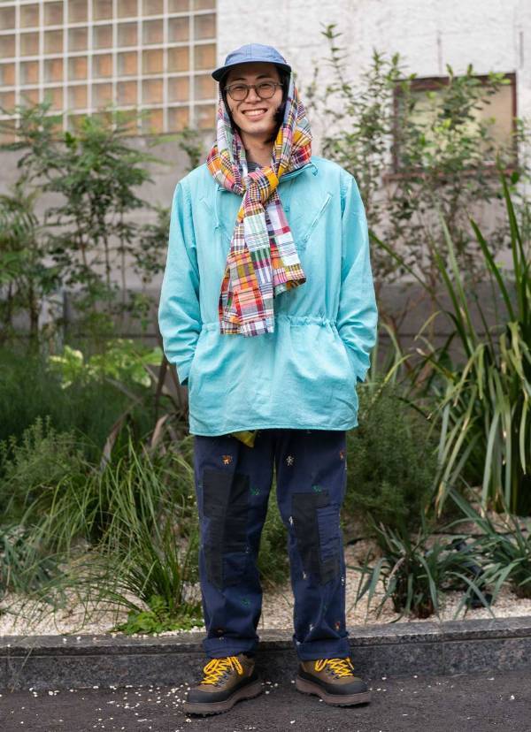 アウトドアブランドをおしゃれに着こなすコーデ術！合わせアイテムと小物使いは必見 | HugMug