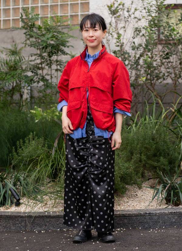 アウトドアブランドをおしゃれに着こなすコーデ術！合わせアイテムと小物使いは必見 | HugMug