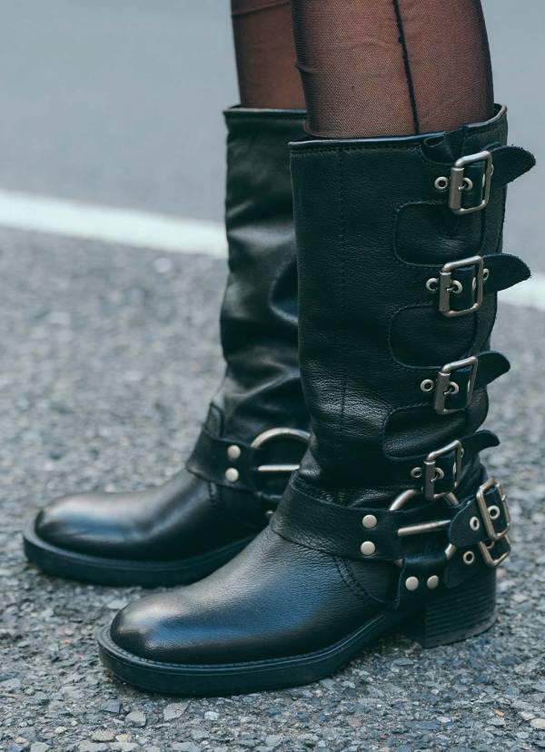 春はグレージャケットが気分！シアー素材のレギンスあわせが今年っぽい | HugMug