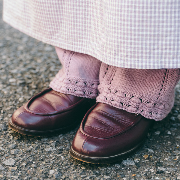 デニム×春色が可愛い！スパイシーな小物使いでグッとしめるコーデ術は必見 | HugMug