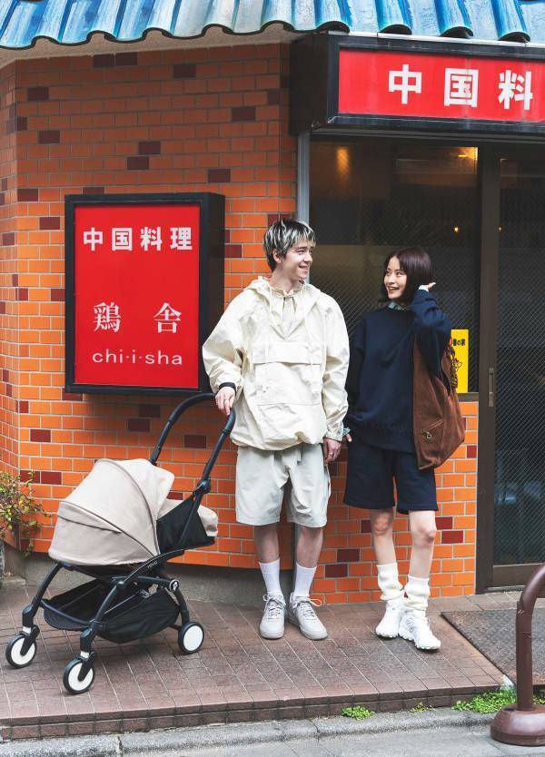 育児グッズもファッションの一部！【ベビーカー×春のファミリースタイル】 | HugMug