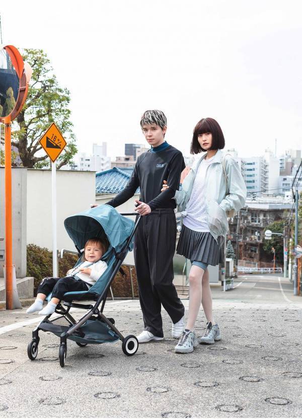 育児グッズもファッションの一部！【ベビーカー×春のファミリースタイル】 | HugMug