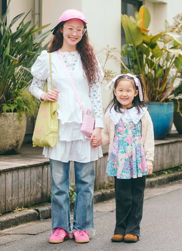 春はピンクが着たい！デニムとの合わせで甘くなり過ぎない大人コーデの完成 | HugMug