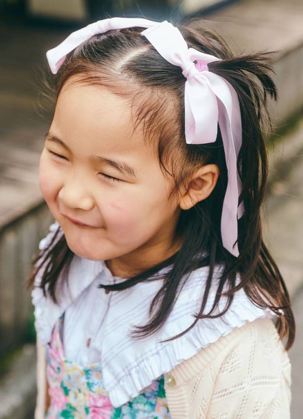 春はピンクが着たい！デニムとの合わせで甘くなり過ぎない大人コーデの完成 | HugMug