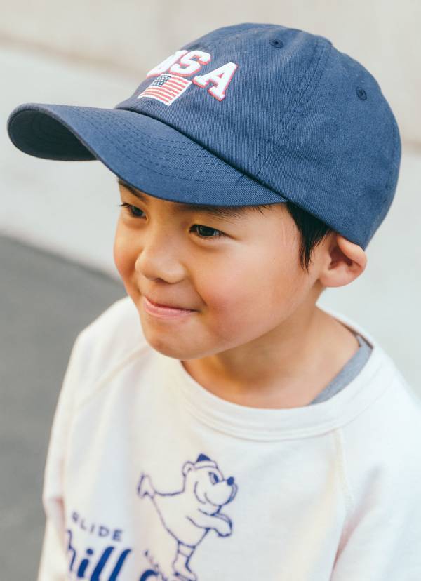 「スウェットパンツ」はネイビーを選んで！ ラクちんおしゃれが叶う春コーデ  | HugMug