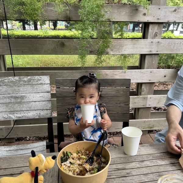 【子連れランチ】駒沢オリンピック公園「Mr.FARMER」が最高！ テラス席でのびのびごはん | HugMug