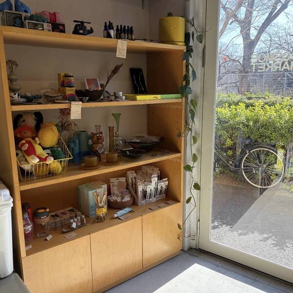 オーガニック×子連れに嬉しいカフェ発見！「COSMOS JUICE TOMIGAYA」のキッズスムージーが栄養満点！ | HugMug