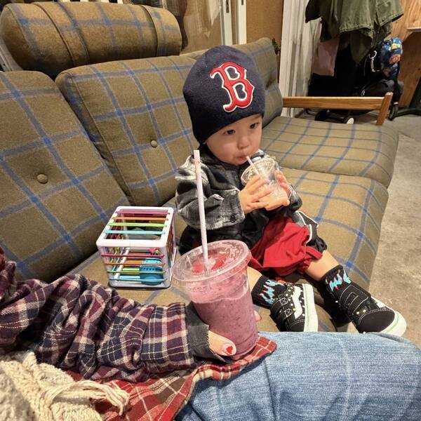 オーガニック×子連れに嬉しいカフェ発見！「COSMOS JUICE TOMIGAYA」のキッズスムージーが栄養満点！ | HugMug